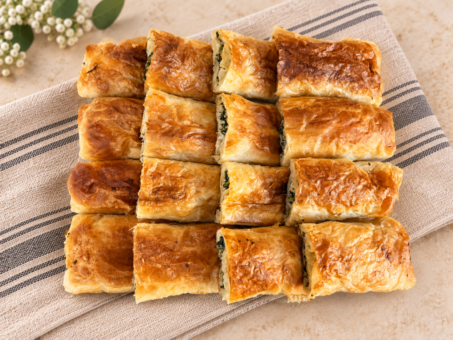 Мини банички с кайма с мини банички